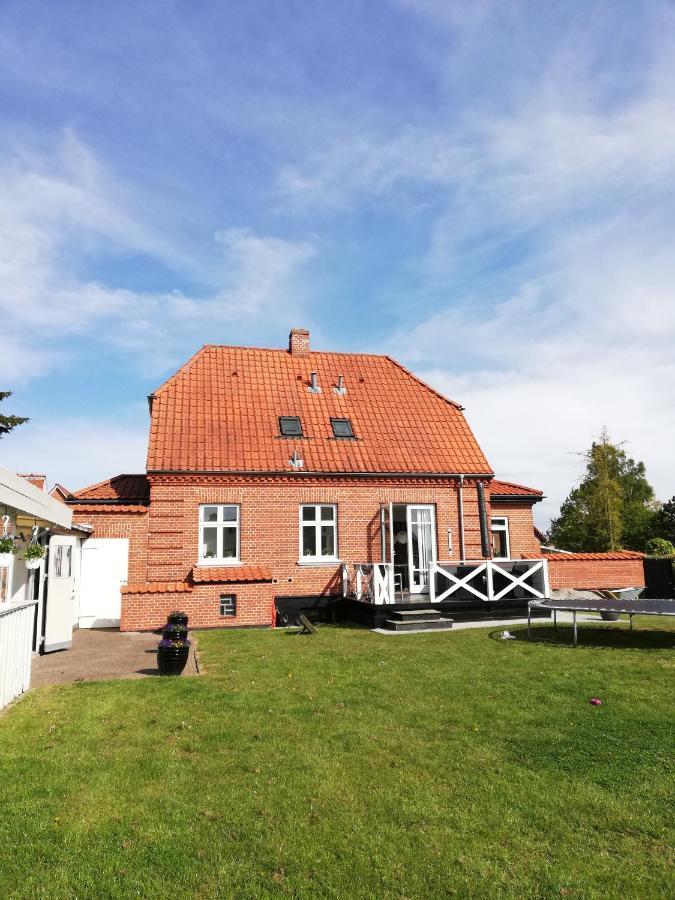 H. C. Lumbyes Vej - Kaelderlejlighed Odense Exterior photo